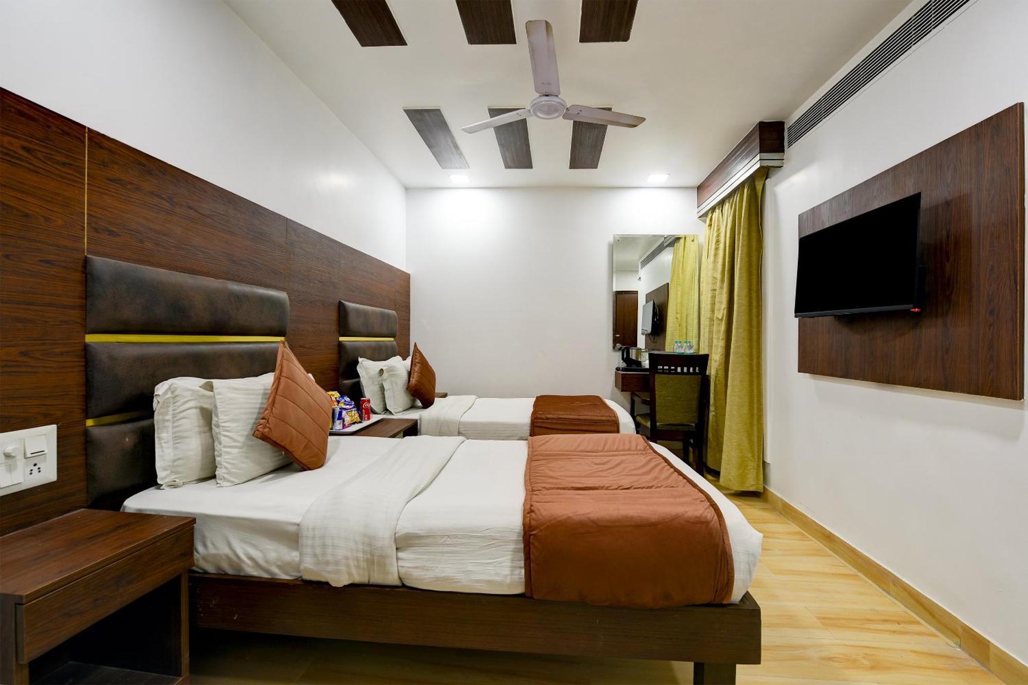 Staybook South Delhi New Delhi Exterior photo