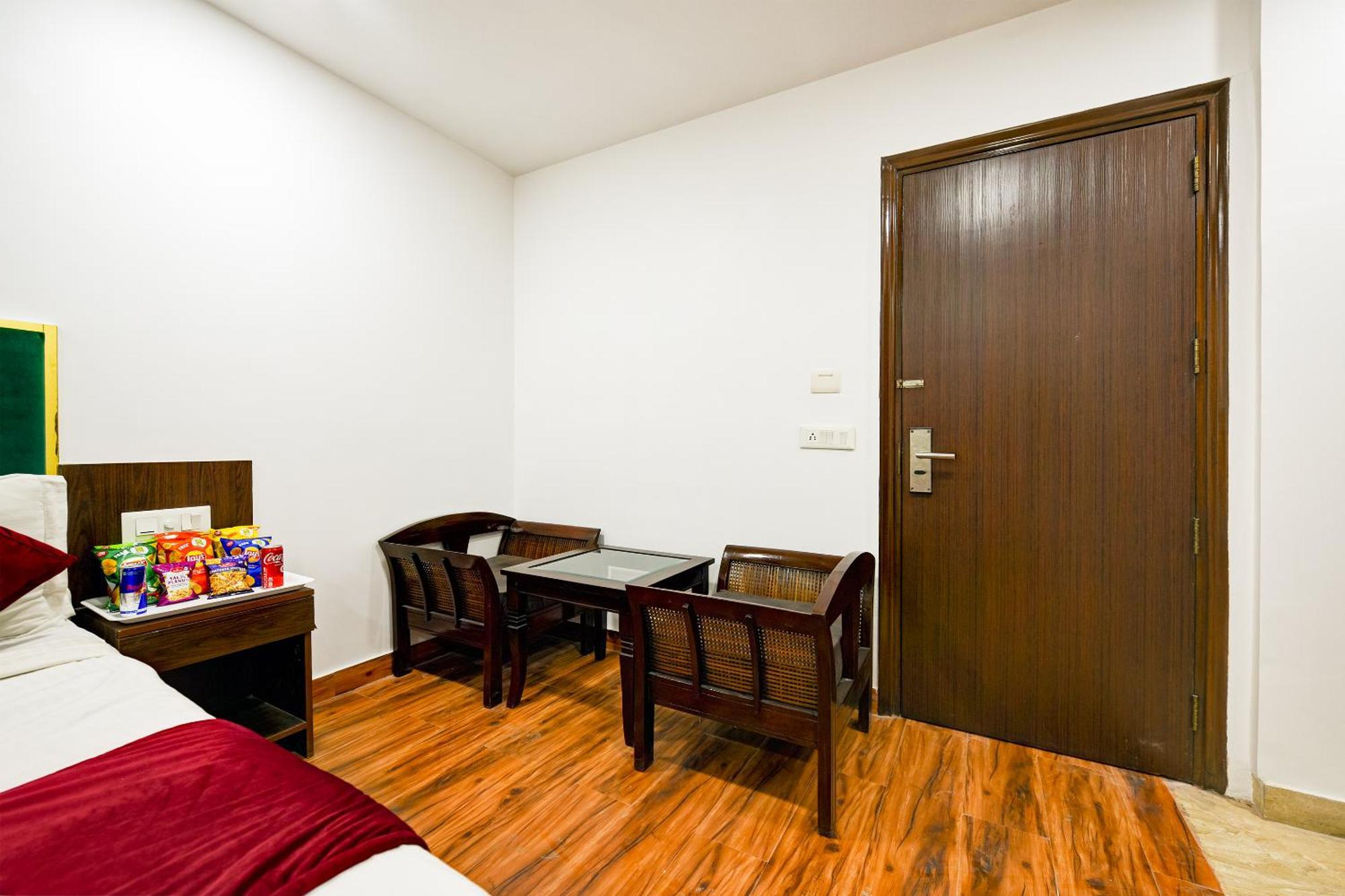 Staybook South Delhi New Delhi Exterior photo
