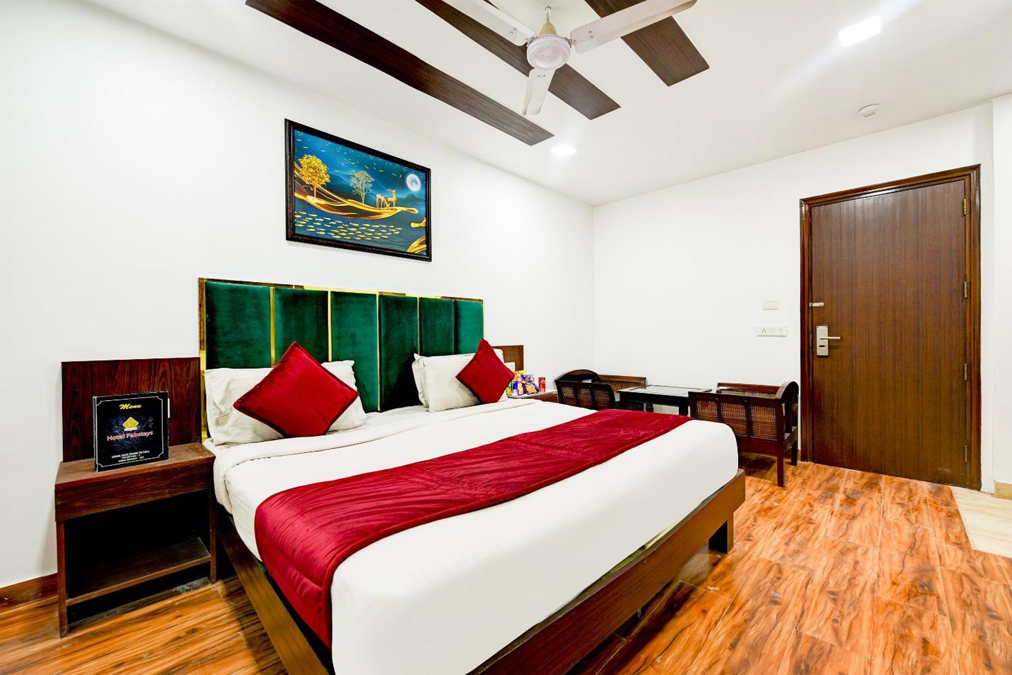 Staybook South Delhi New Delhi Exterior photo