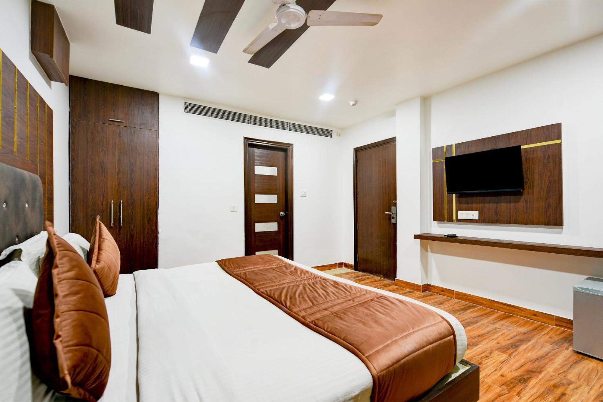 Staybook South Delhi New Delhi Exterior photo