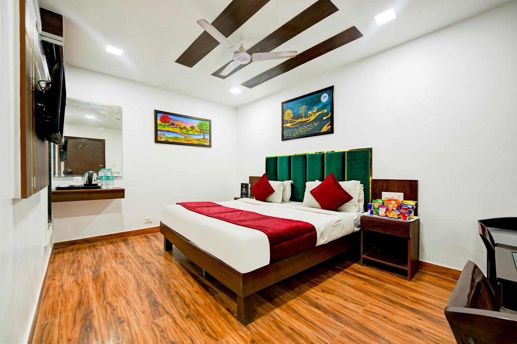 Staybook South Delhi New Delhi Exterior photo