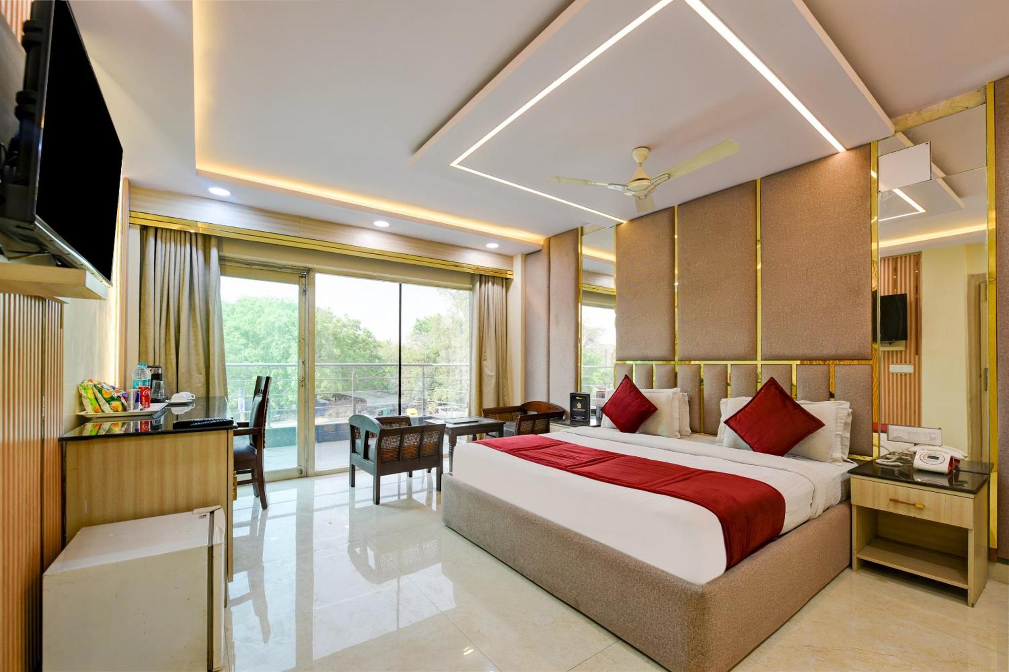 Staybook South Delhi New Delhi Exterior photo