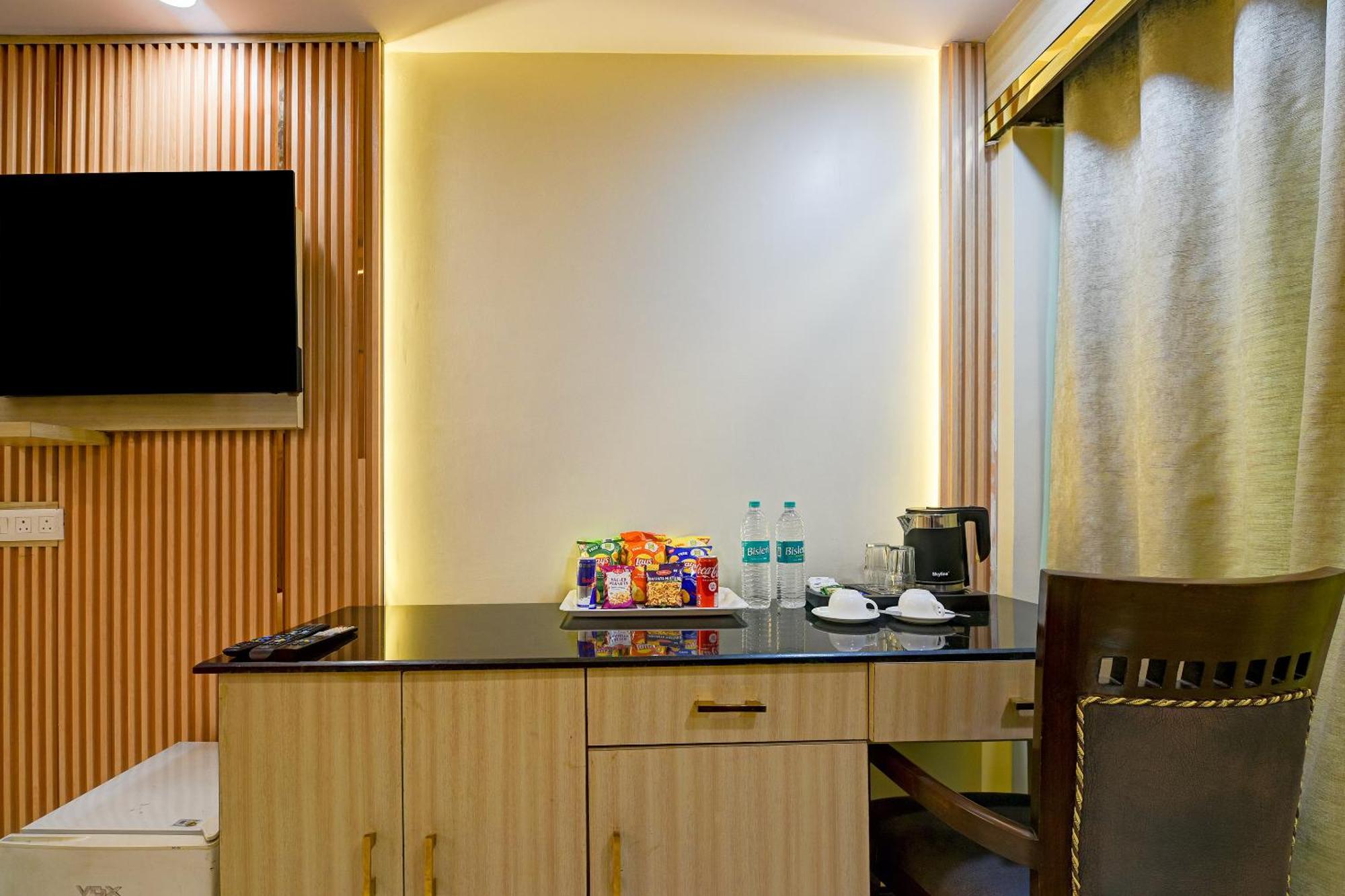 Staybook South Delhi New Delhi Exterior photo