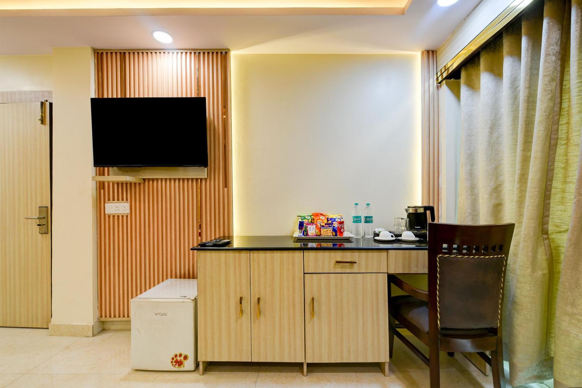 Staybook South Delhi New Delhi Exterior photo